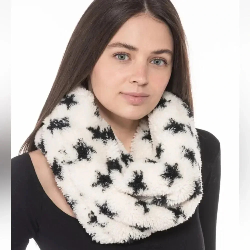 NWT Scarf Twisted Sherpa CowlโWhite with BlackโStars